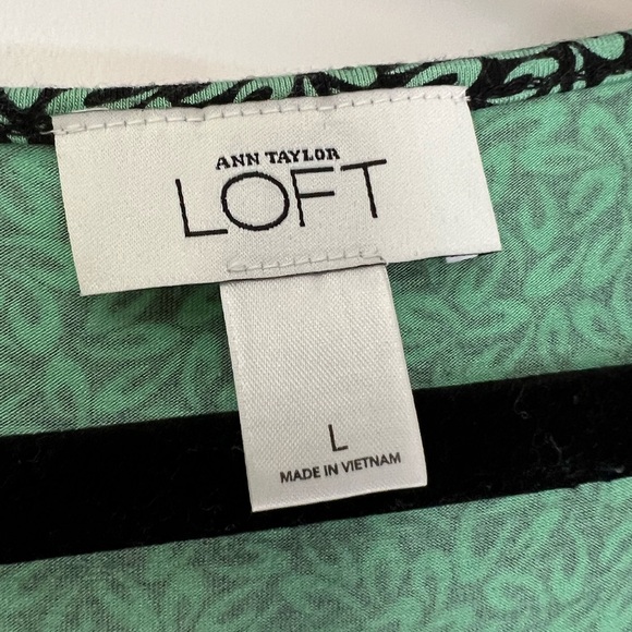 EUC Ann Taylor LOFT tank - abstract design- size Large - Picture 2 of 2